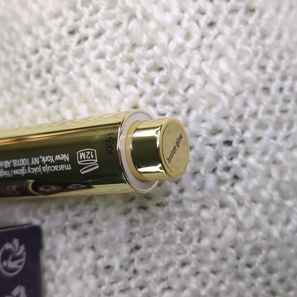 tarte Maracuja Juicy Glow Stick Highlighter in Bronze Glow, 2g/0.07fl oz - Picture 3 of 12